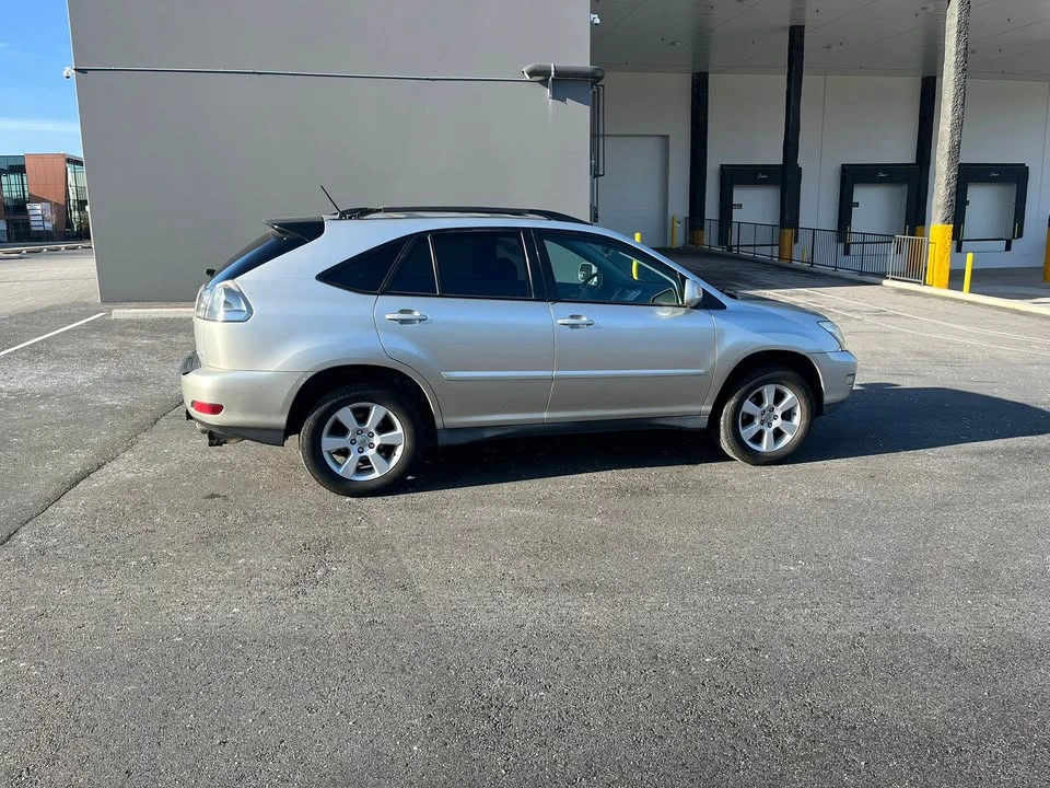 2004 Lexus RX 2nd Gen - Image 2 of 16