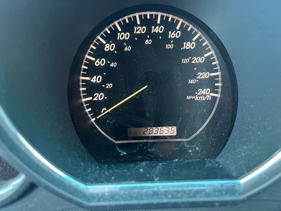 2004 Lexus RX 2nd Gen - Image 13 of 16