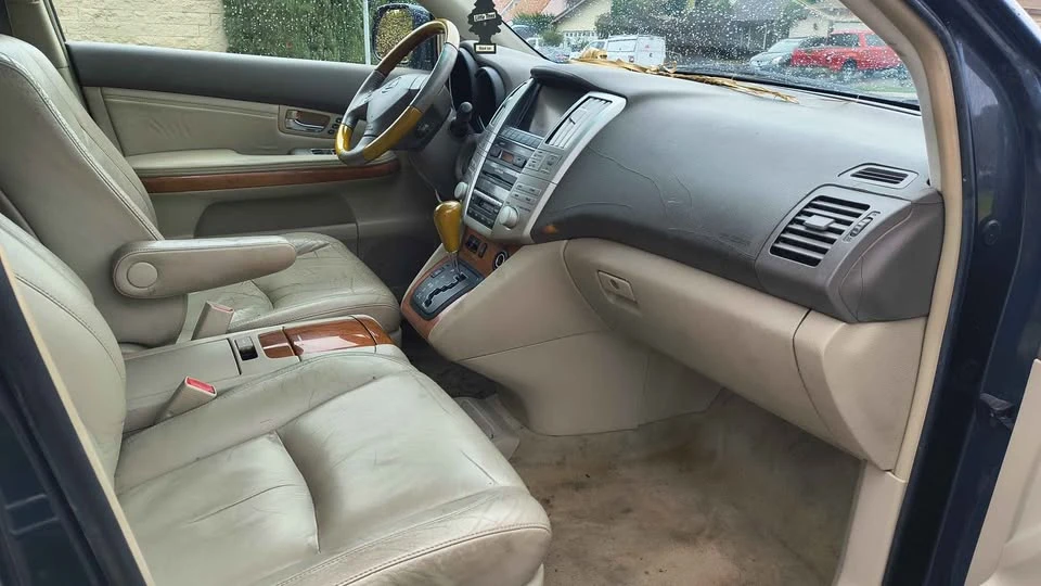 2004 Lexus RX 2nd Gen - Image 9 of 9