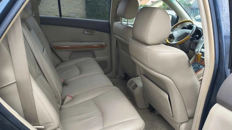 2004 Lexus RX 2nd Gen - Image 8 of 9