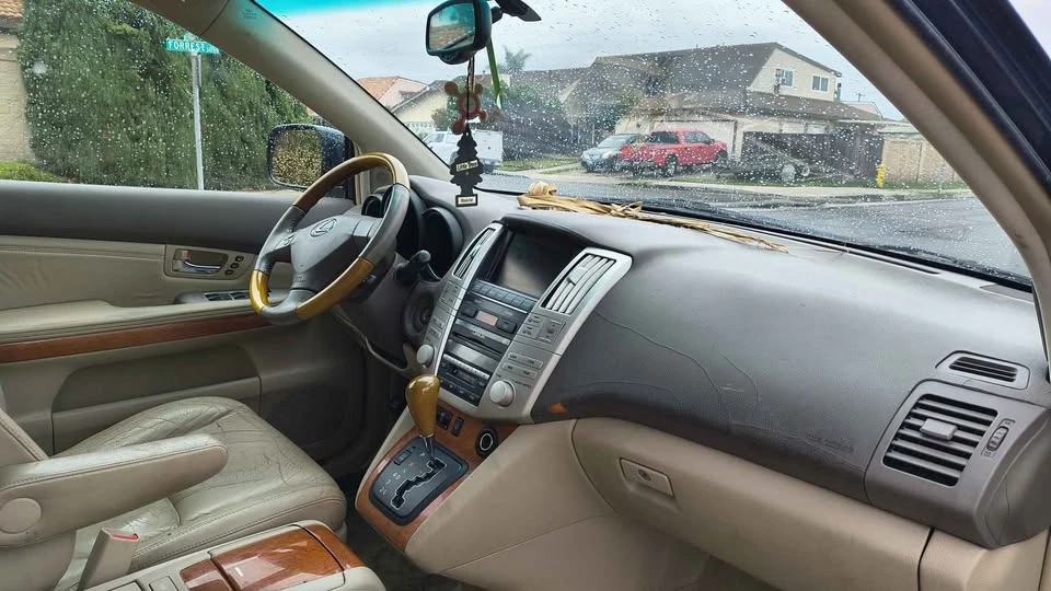 2004 Lexus RX 2nd Gen - Image 7 of 9