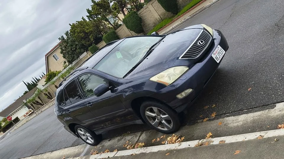 2004 Lexus RX 2nd Gen - Image 6 of 9
