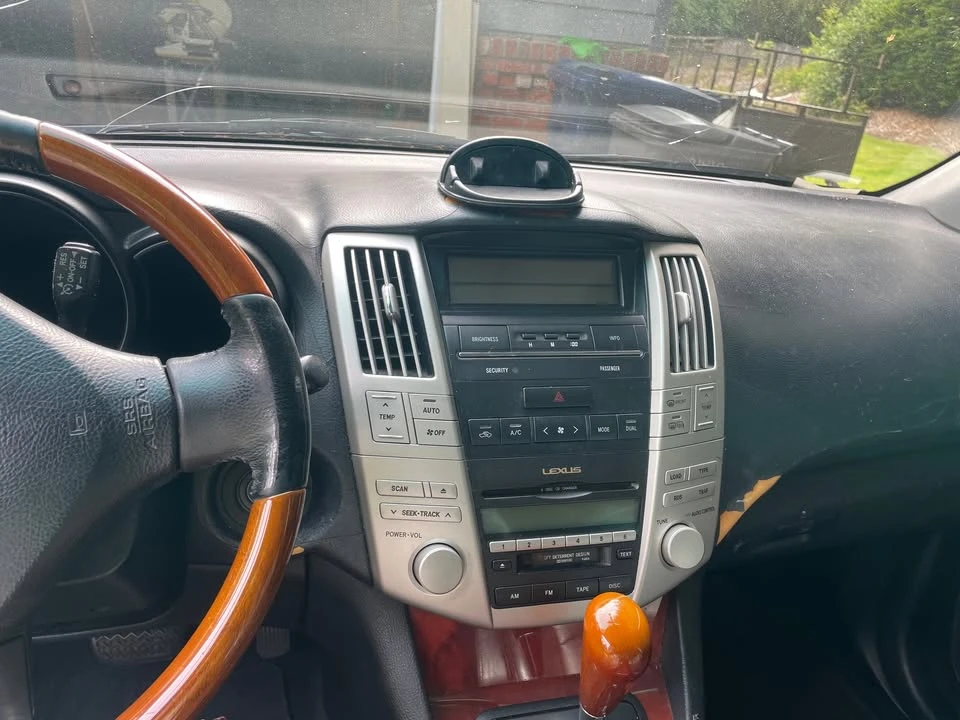 2004 Lexus RX 2nd Gen - Image 3 of 15