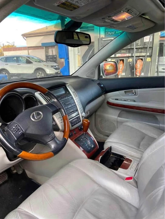 2004 Lexus RX 2nd Gen - Image 3 of 4