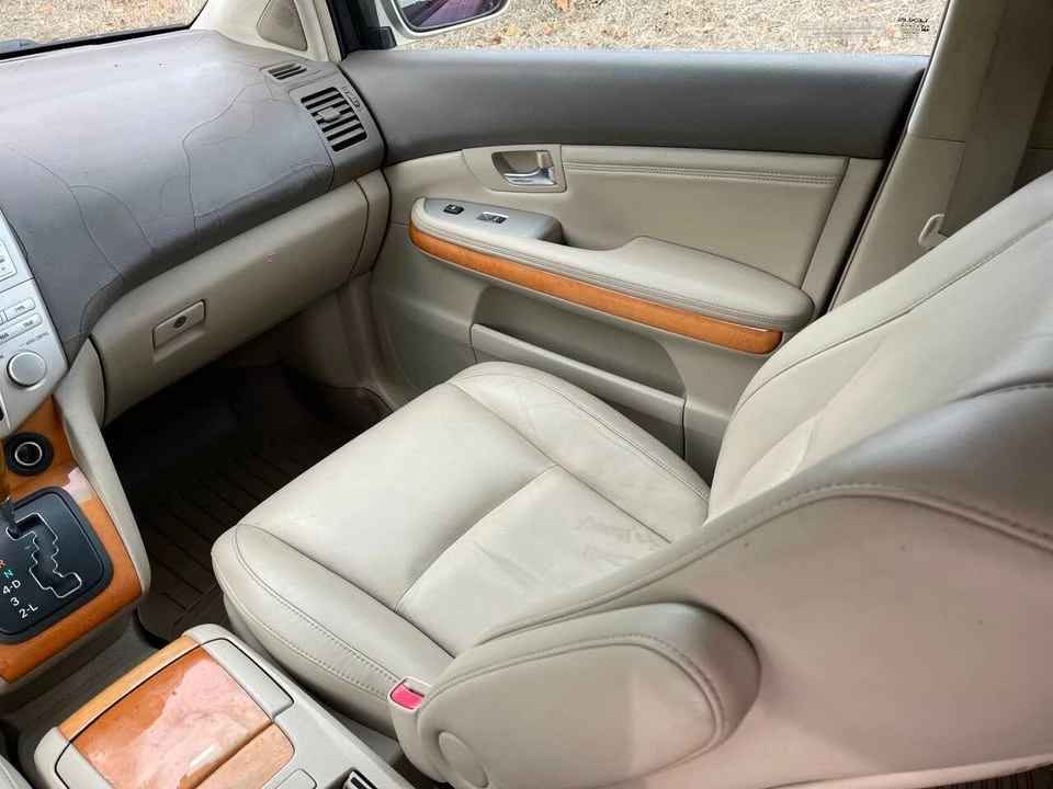 2004 Lexus RX 2nd Gen - Image 11 of 17