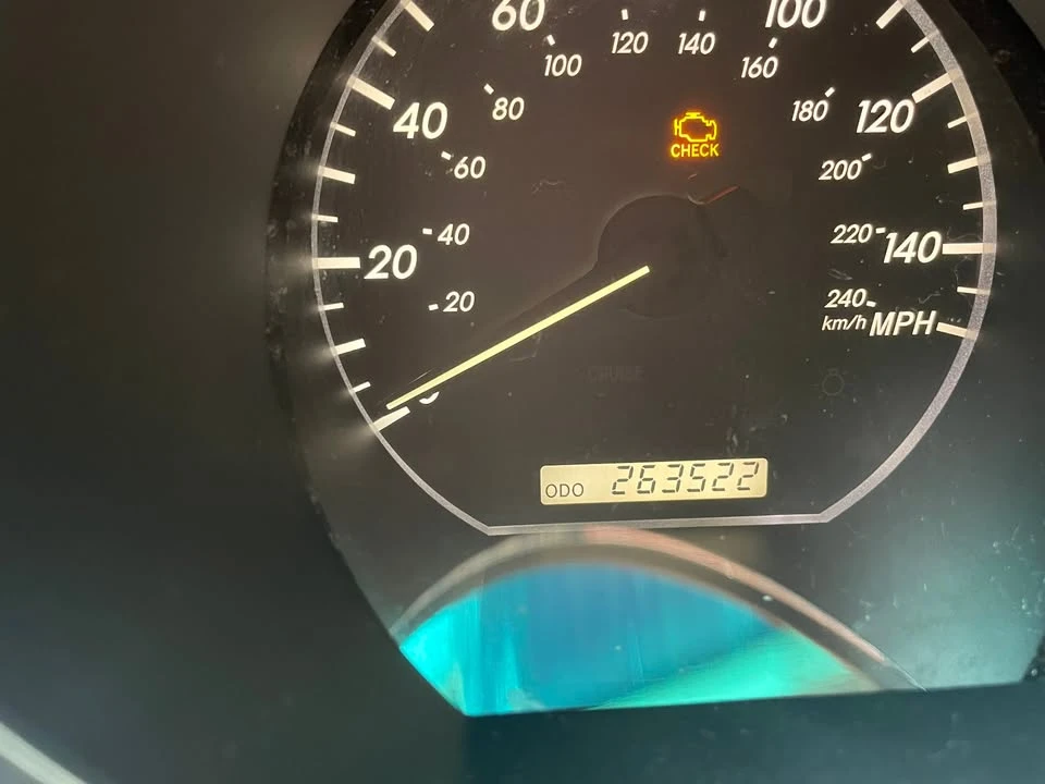 2004 Lexus RX 2nd Gen - Image 5 of 15