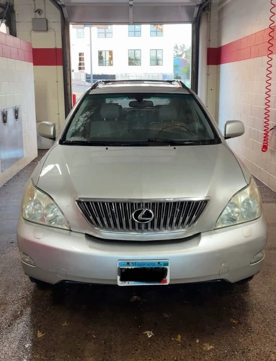 2004 Lexus RX 2nd Gen - Image 2 of 4