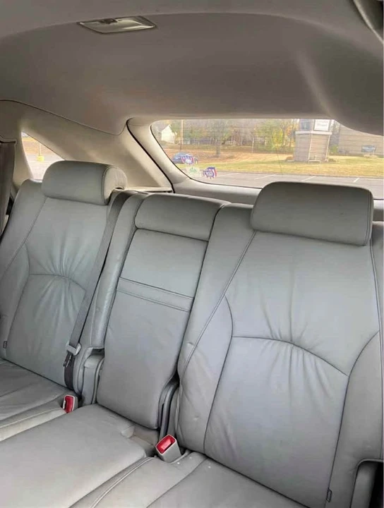 2004 Lexus RX 2nd Gen - Image 4 of 4