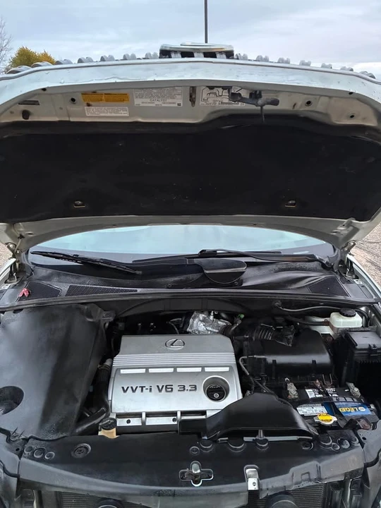 2004 Lexus RX 2nd Gen - Image 14 of 19