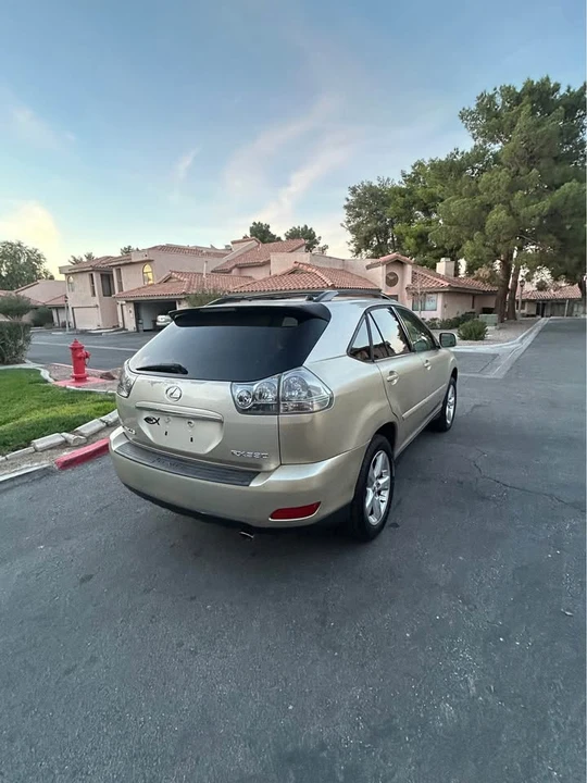 2004 Lexus RX 2nd Gen - Image 4 of 12