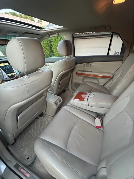 2004 Lexus RX 2nd Gen - Image 9 of 12