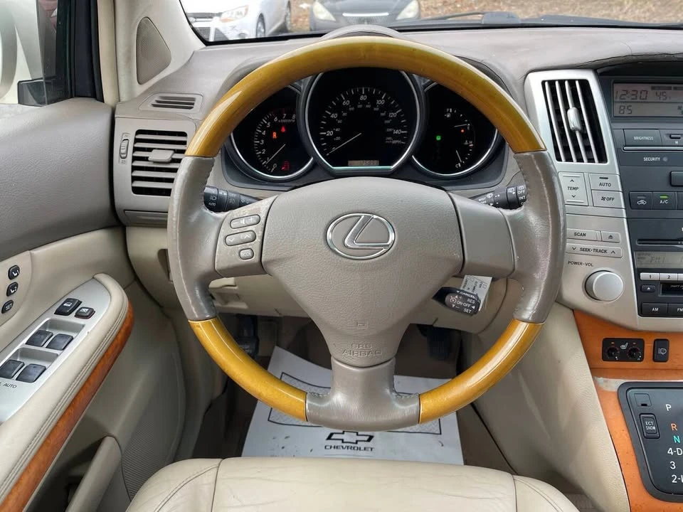 2004 Lexus RX 2nd Gen - Image 14 of 17