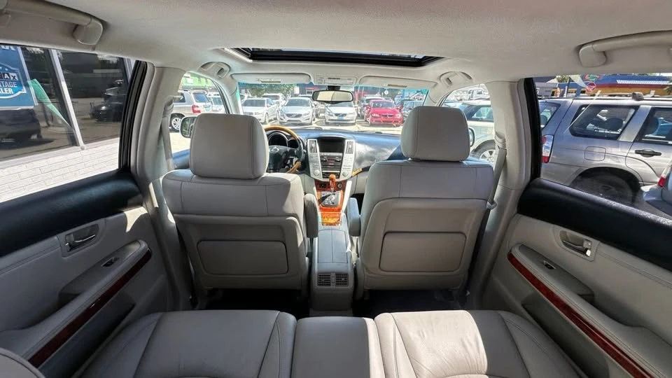 2004 Lexus RX 2nd Gen - Image 11 of 14