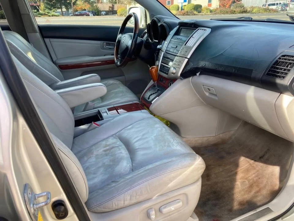 2004 Lexus RX 2nd Gen - Image 14 of 18