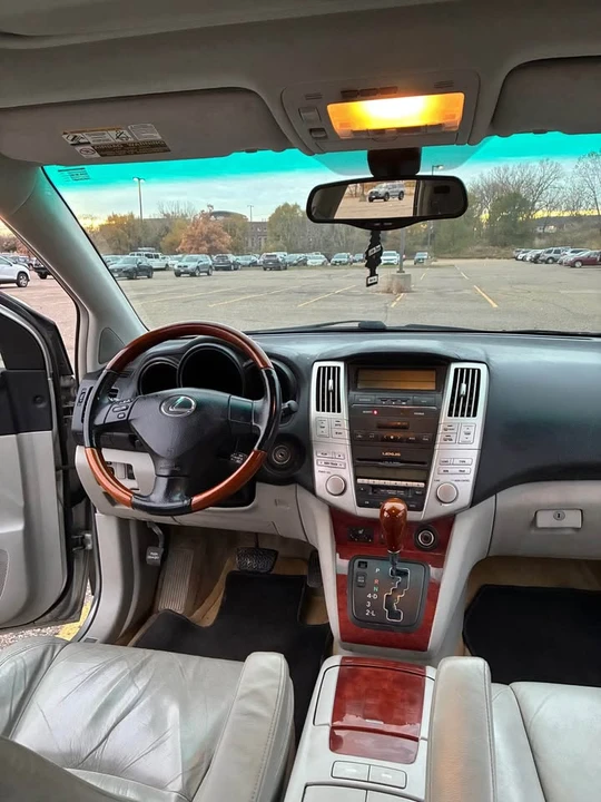 2004 Lexus RX 2nd Gen - Image 15 of 19
