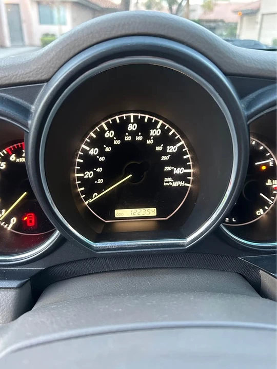 2004 Lexus RX 2nd Gen - Image 12 of 12