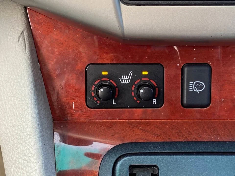2004 Lexus RX 2nd Gen - Image 16 of 18