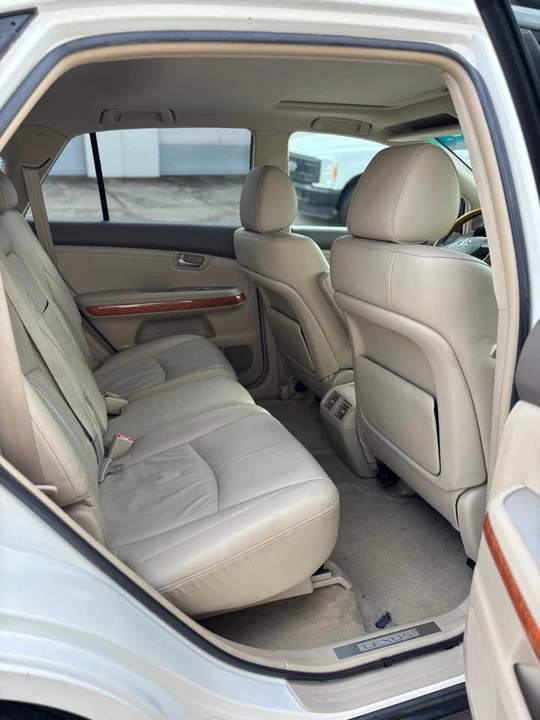 2004 Lexus RX 2nd Gen - Image 11 of 12