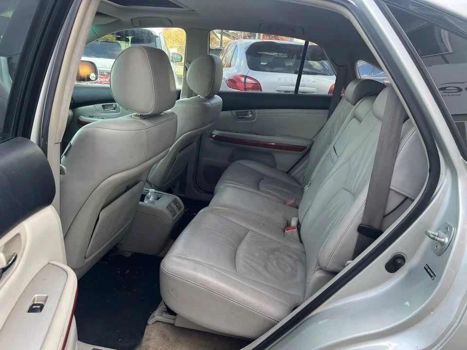2004 Lexus RX 2nd Gen - Image 11 of 15