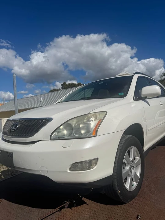 2004 Lexus RX 2nd Gen - Image 2 of 3