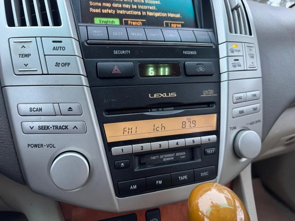 2004 Lexus RX 2nd Gen - Image 15 of 20