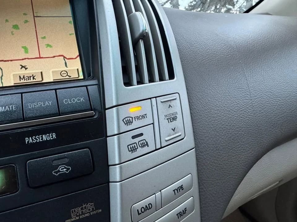 2004 Lexus RX 2nd Gen - Image 17 of 20