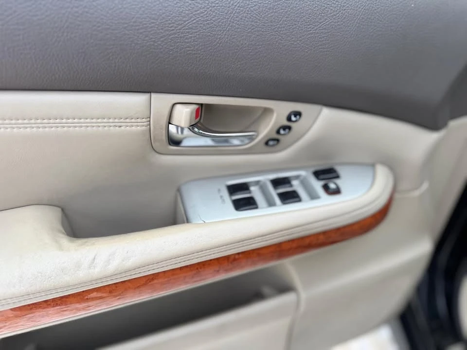 2004 Lexus RX 2nd Gen - Image 10 of 20
