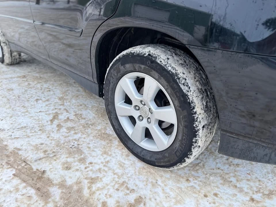 2004 Lexus RX 2nd Gen - Image 8 of 20