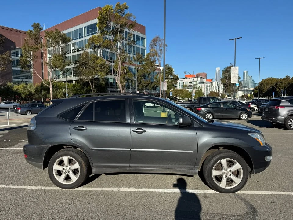 2004 Lexus RX 2nd Gen - Image 3 of 17