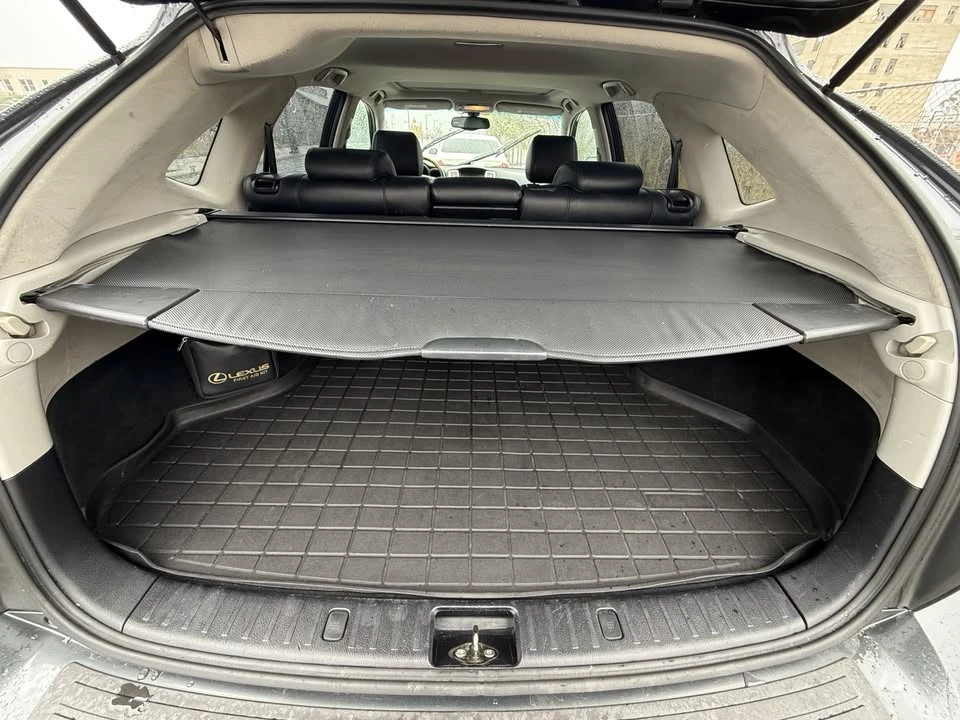 2004 Lexus RX 2nd Gen - Image 10 of 17