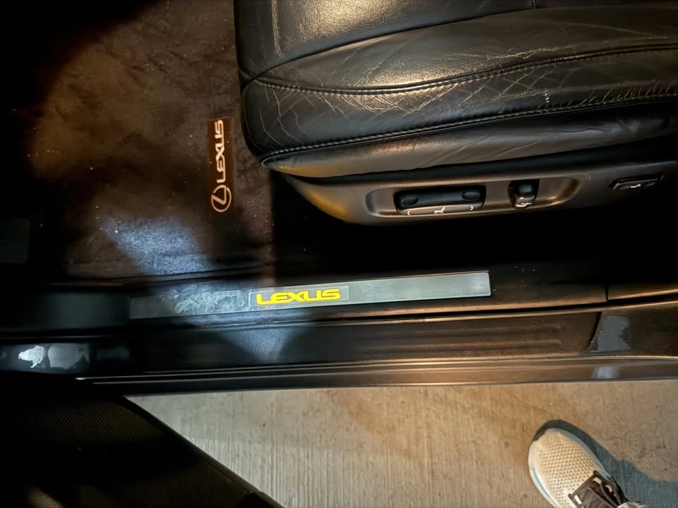 2004 Lexus RX 2nd Gen - Image 7 of 17