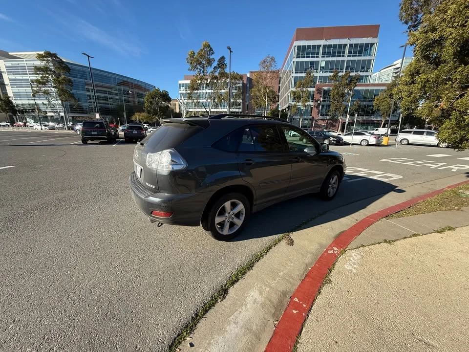 2004 Lexus RX 2nd Gen - Image 5 of 17