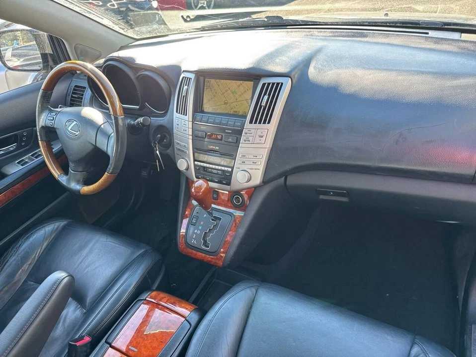 2004 Lexus RX 2nd Gen - Image 5 of 8