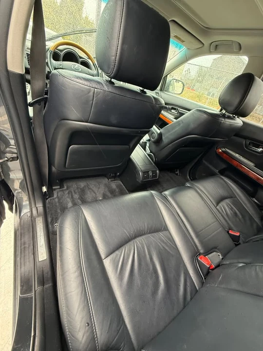 2004 Lexus RX 2nd Gen - Image 13 of 17
