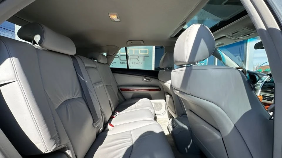 2004 Lexus RX 2nd Gen - Image 11 of 14