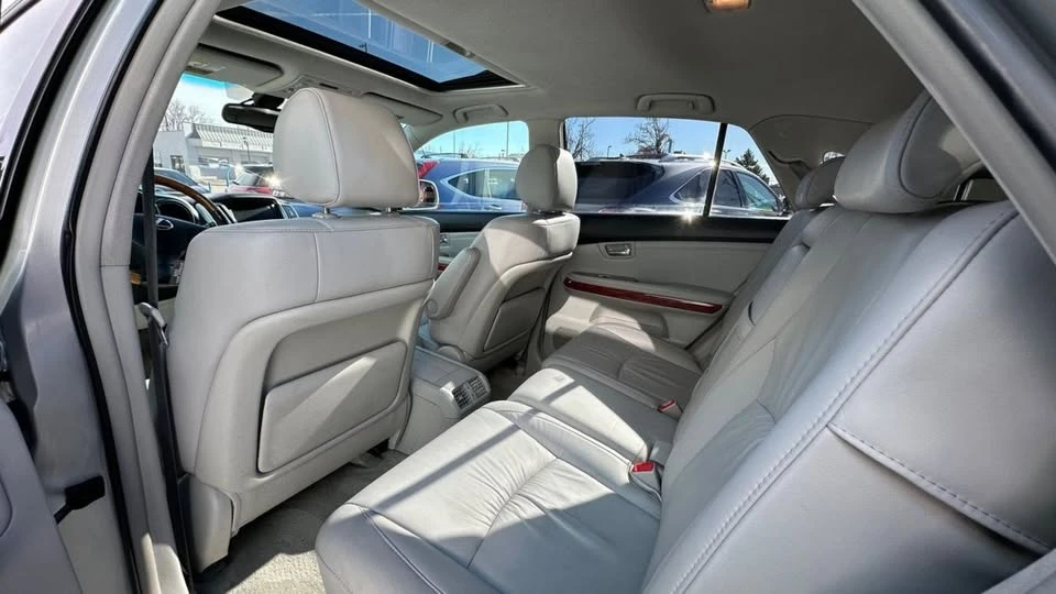2004 Lexus RX 2nd Gen - Image 9 of 14