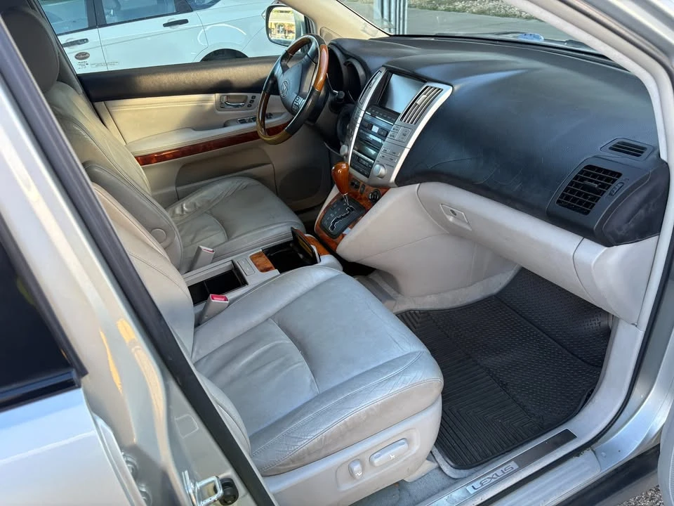 2004 Lexus RX 2nd Gen - Image 7 of 14
