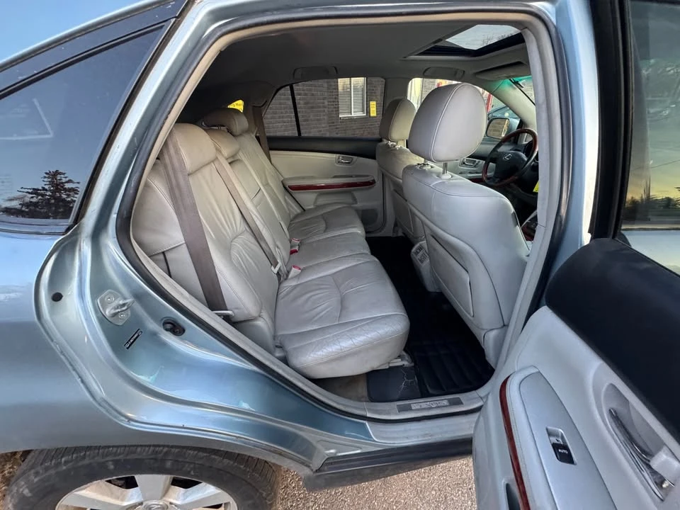 2004 Lexus RX 2nd Gen - Image 11 of 15