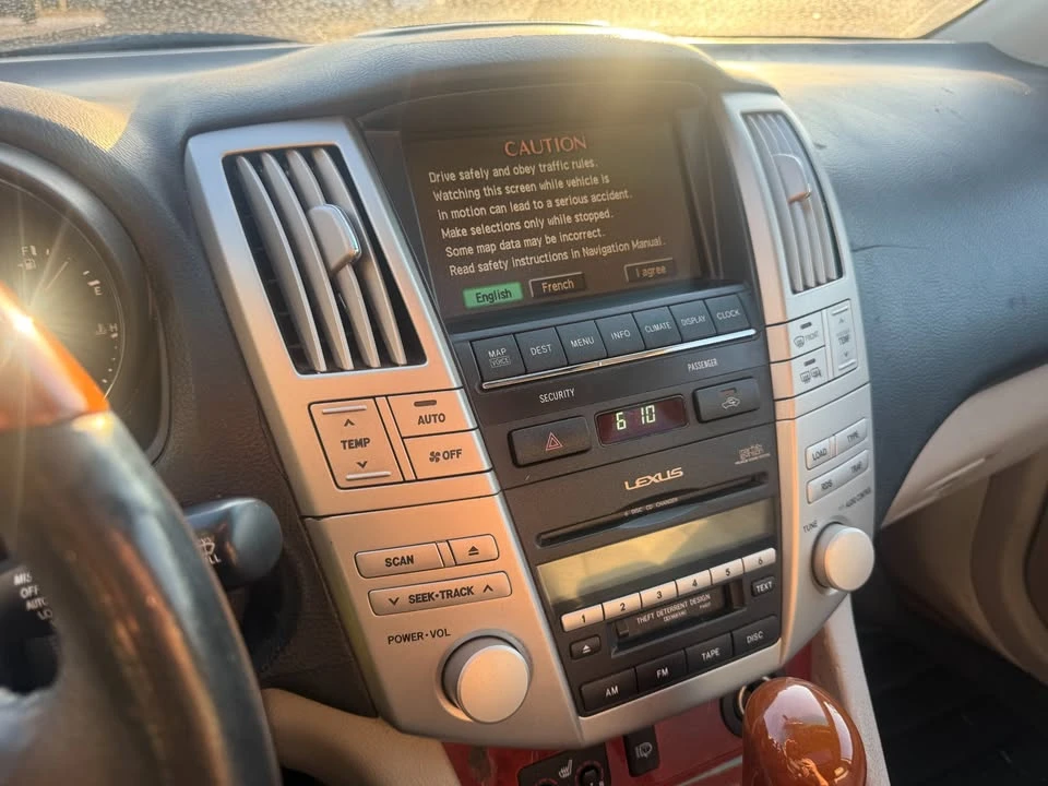 2004 Lexus RX 2nd Gen - Image 8 of 15