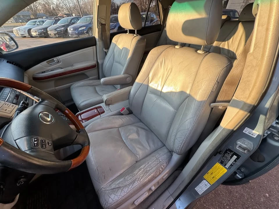 2004 Lexus RX 2nd Gen - Image 5 of 15