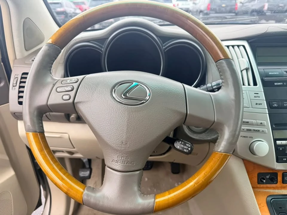 2004 Lexus RX 2nd Gen - Image 11 of 20