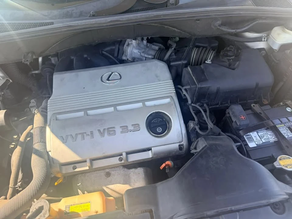 2004 Lexus RX 2nd Gen - Image 9 of 20