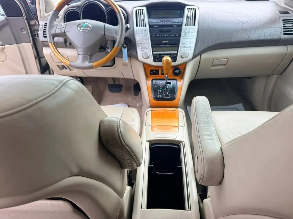 2004 Lexus RX 2nd Gen - Image 18 of 20
