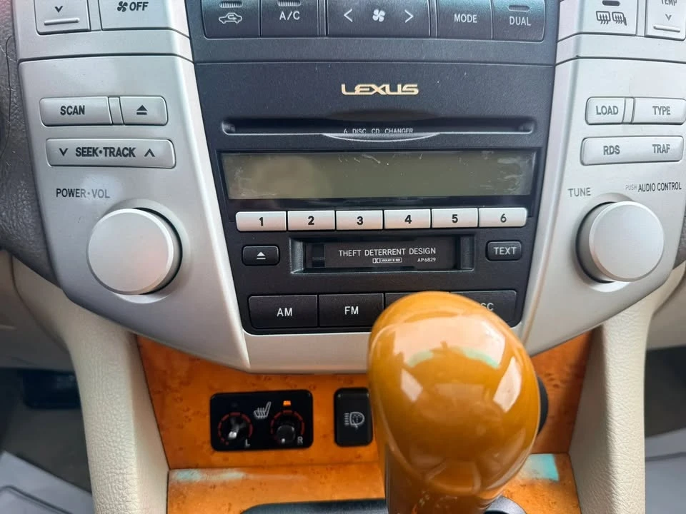 2004 Lexus RX 2nd Gen - Image 16 of 20