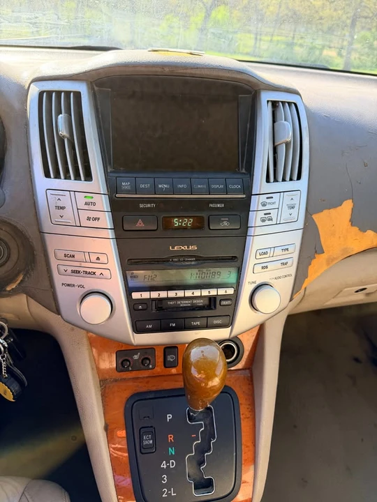 2004 Lexus RX 2nd Gen - Image 6 of 15