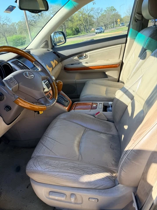 2004 Lexus RX 2nd Gen - Image 12 of 15