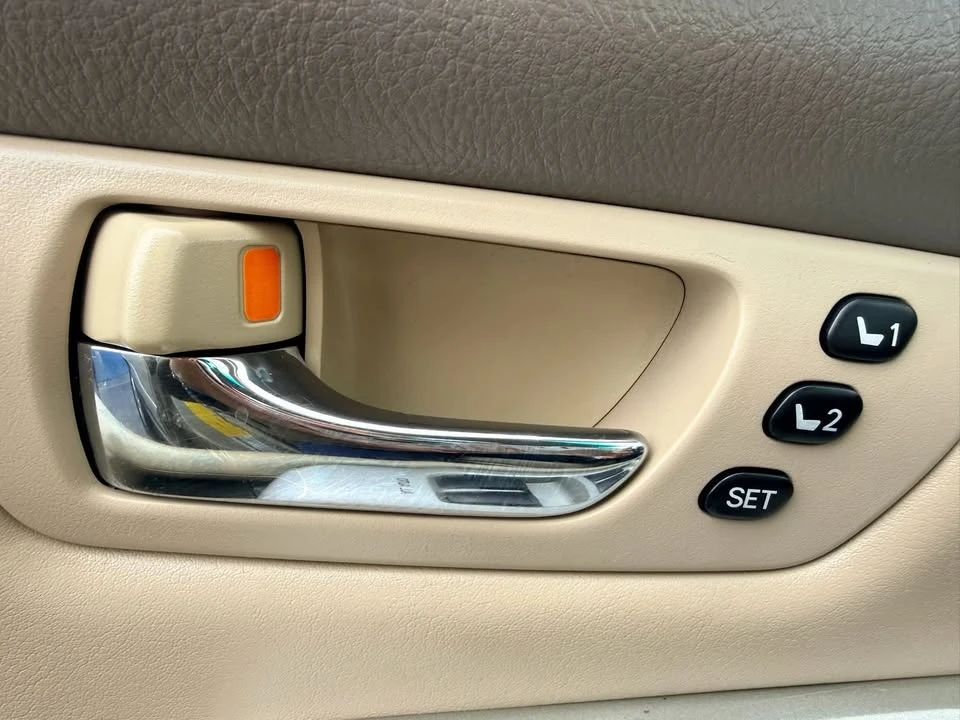 2004 Lexus RX 2nd Gen - Image 14 of 20