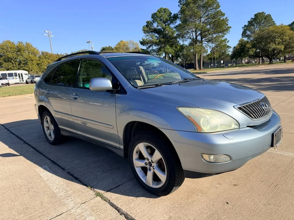 2004 Lexus RX 2nd Gen - Image 3 of 15