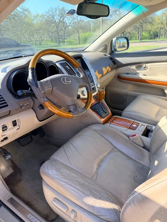 2004 Lexus RX 2nd Gen - Image 13 of 15