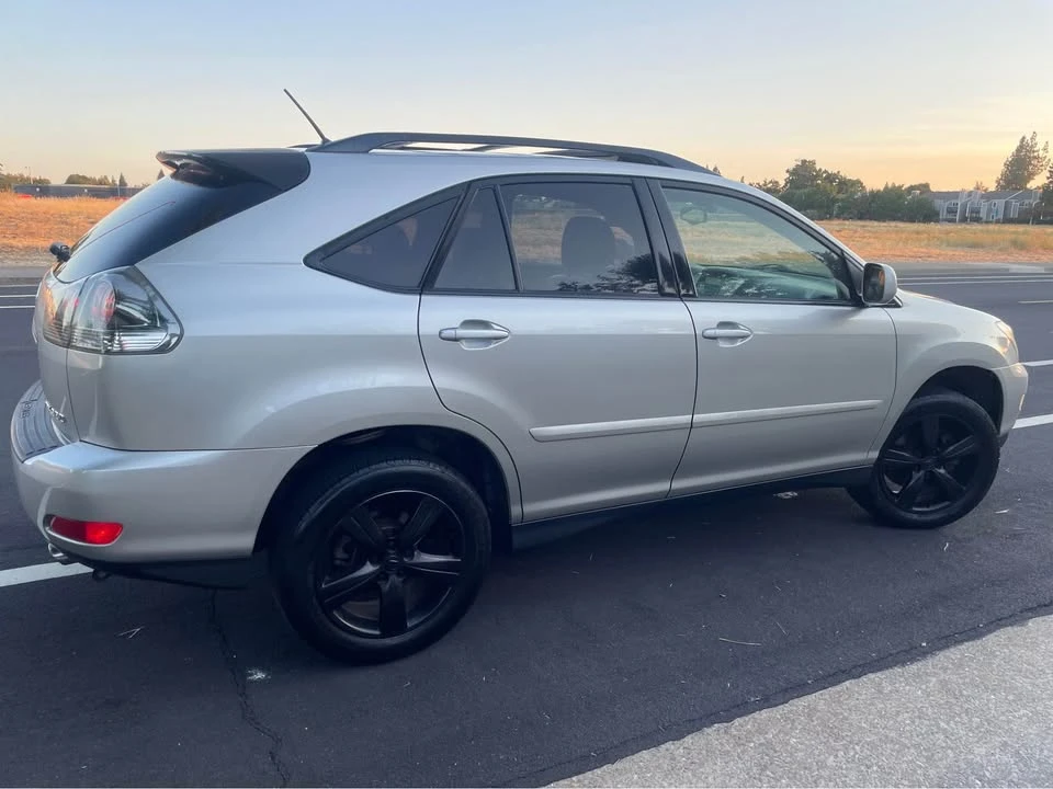 2004 Lexus RX 2nd Gen - Image 3 of 9